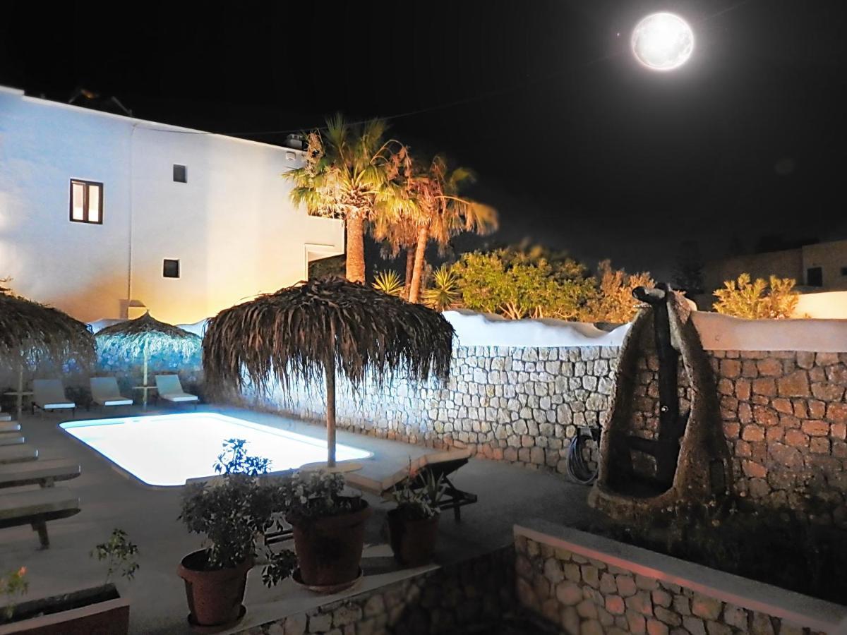 Hotel Avraki Kamári Exteriér fotografie